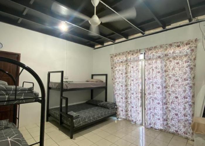 Julian Homestay