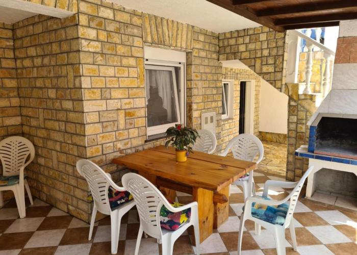 Apartments Tuka near the beach