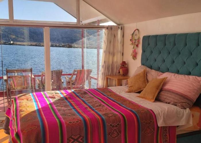 Uros TITICACA home lodge