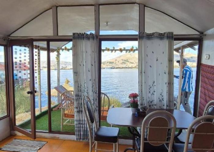 Uros TITICACA home lodge