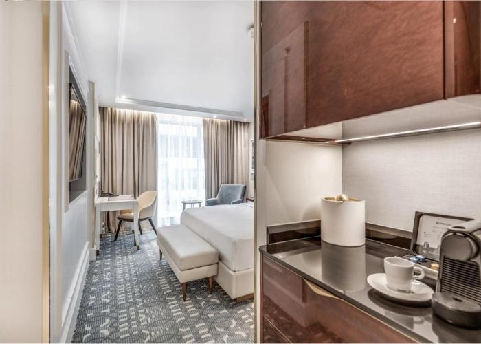 AZUR Legacy Collection Hotel