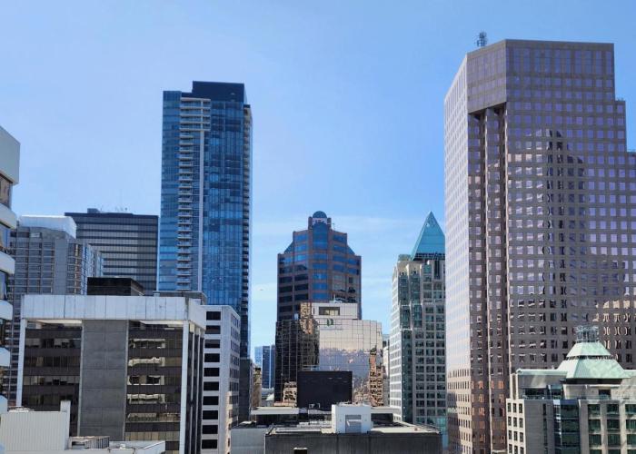 AZUR Legacy Collection Hotel