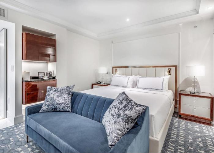 AZUR Legacy Collection Hotel