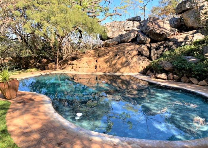 Family Lodge in Natural African Bush - 2115