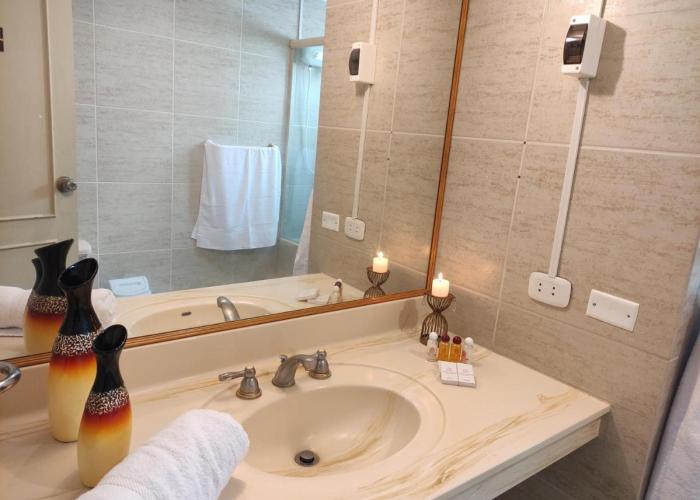 Inti Palk Hotel & Suites