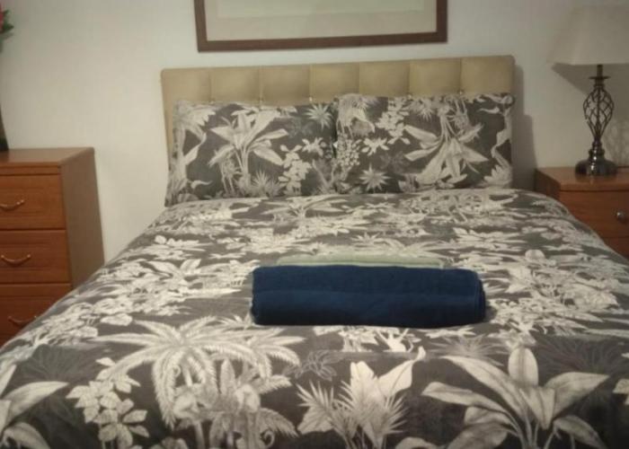 White House Ensuite double bedroom