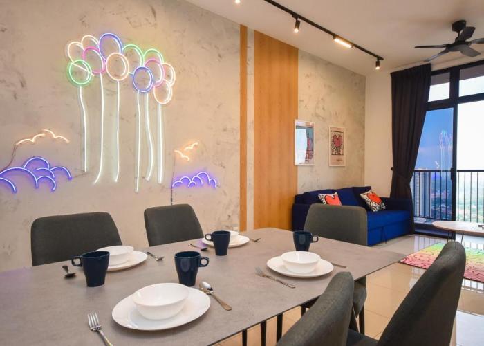 Twin Tower Residence by Nest Home【5 mins walk to CIQ】