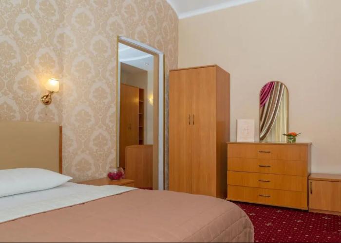 Hotel Lermontovskiy