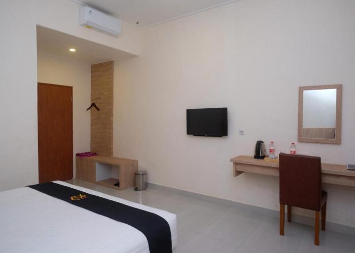 Urbanview Hotel DJ Inn Tegal