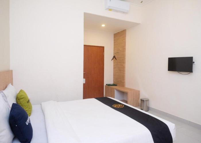 Urbanview Hotel DJ Inn Tegal