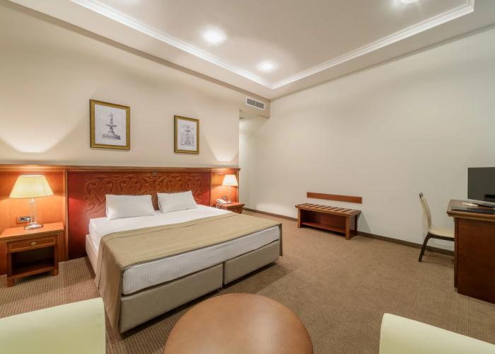 Alarus Luxe Hotel & Restaurant Hotel
