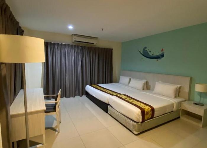 AnyLodge Waterfront Marina Island Pangkor
