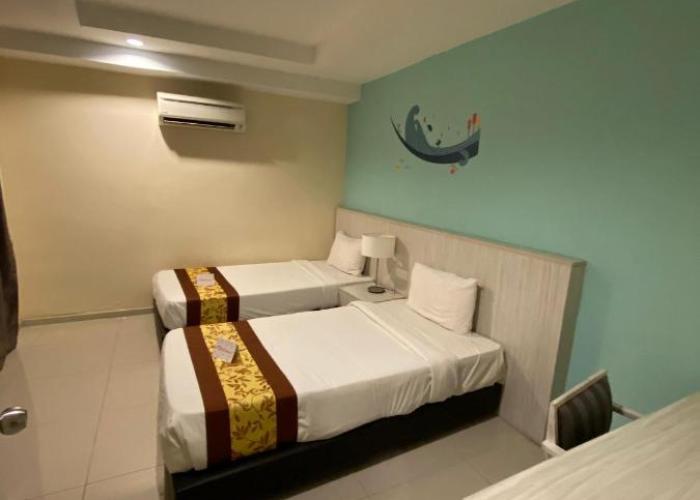 AnyLodge Waterfront Marina Island Pangkor