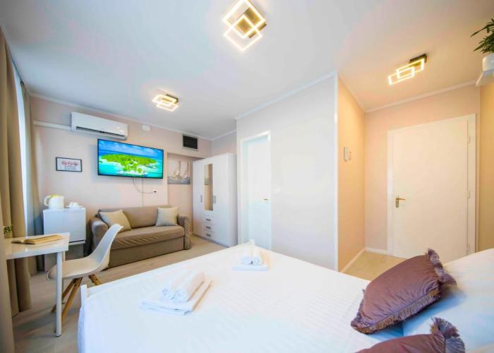 A-more accommodation