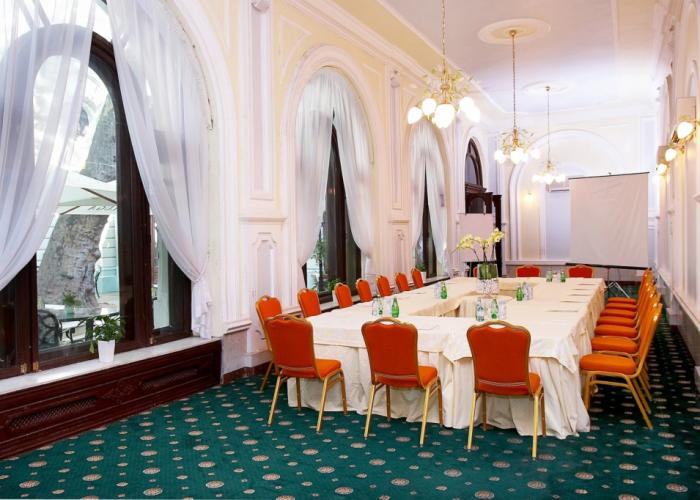 Londonskaya Hotel