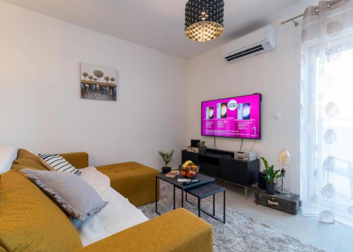 Kamarin Apartment