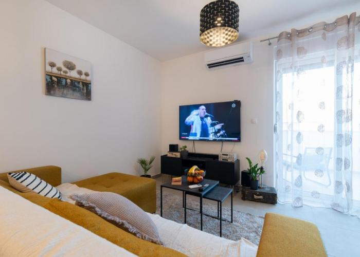 Kamarin Apartment