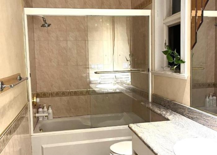 Van Nest near YVR UBC Downtown