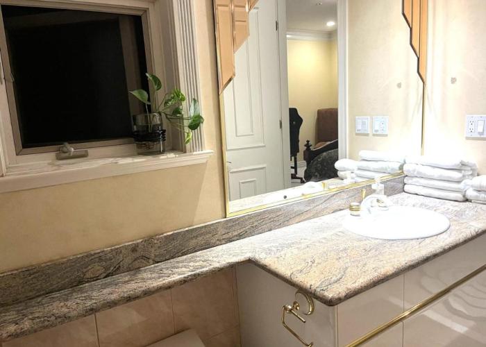 Van Nest near YVR UBC Downtown