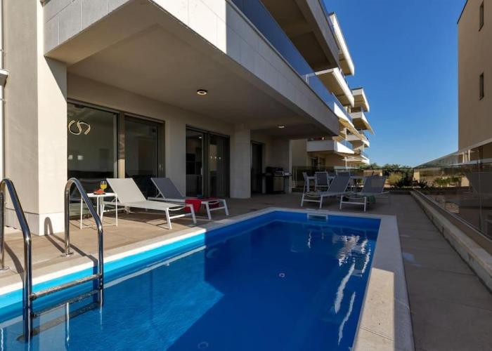 Apartman DeLux with private pool - Makarska Exklusiv