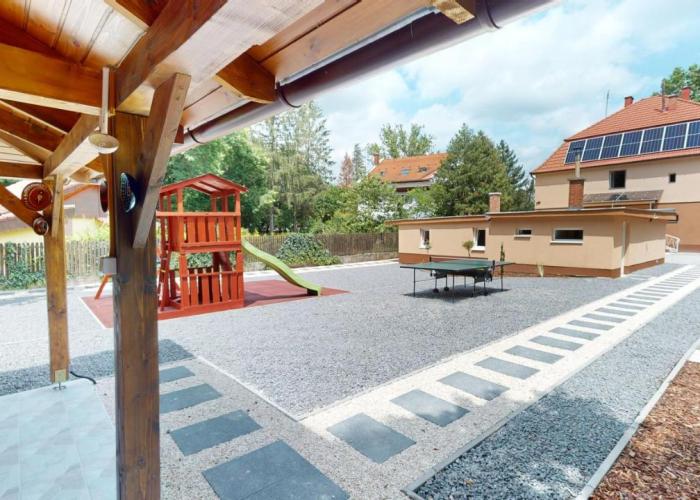 FAMILY APARTMAN