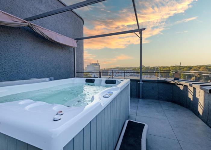Apartments in Kaunas city centre with Jacuzzi bath