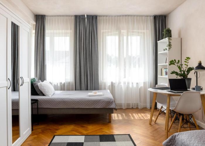 1800 by Vince Stay - Private Rooms in Town Hall Square