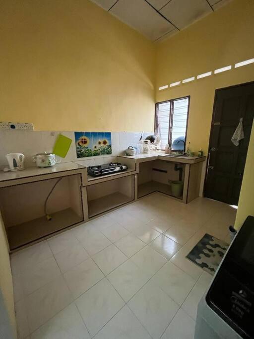 Hajjah Homestay Jln Rajawali Tg Agas