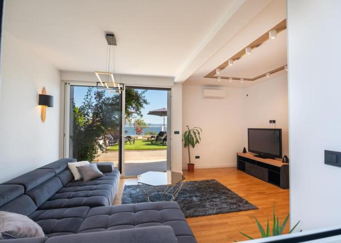 Royal Lux Residence