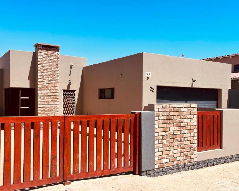 фото Otis Self Catering