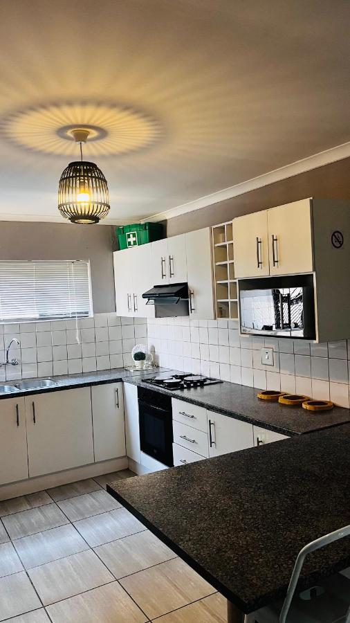 фото Otis Self Catering