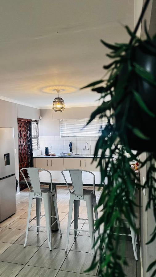 фото Otis Self Catering