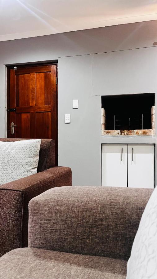 фото Otis Self Catering