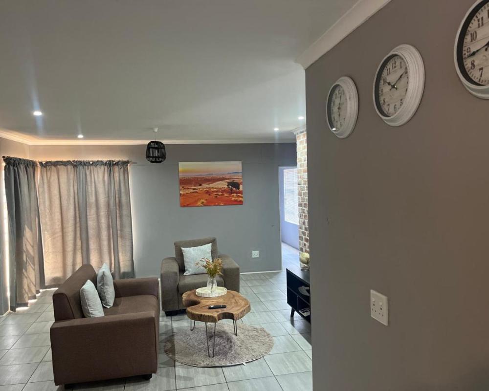 фото Otis Self Catering