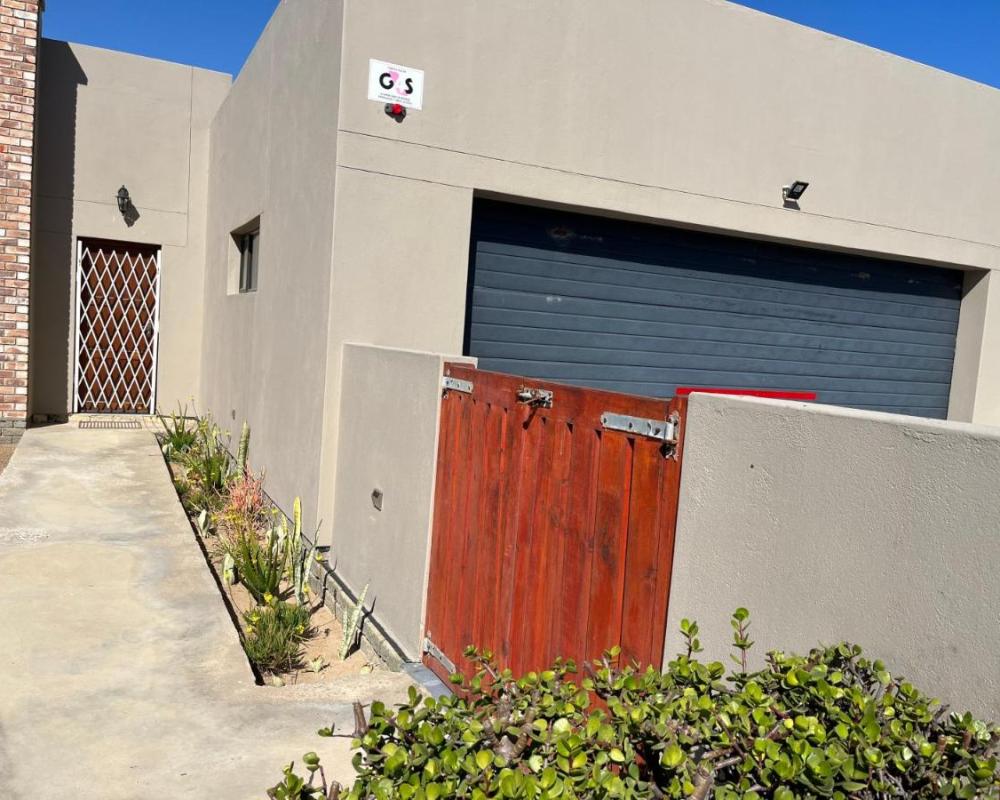 фото Otis Self Catering