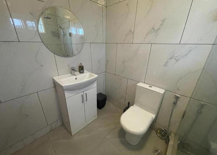 After 5 Apartment 1- 3 spacious en-suite bedrooms