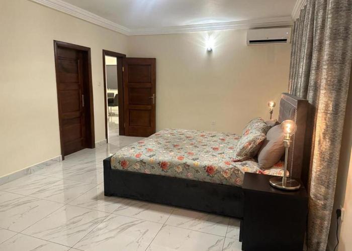 After 5 Apartment 2 3 spacious en-suite bedrooms