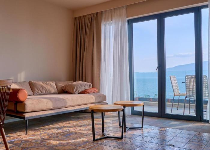 Azar Luxury Suites