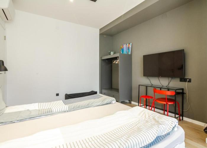 Viral 2 BR Photo Studio Loft
