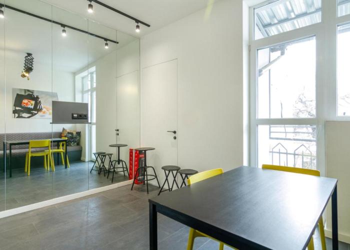 Viral 2 BR Photo Studio Loft