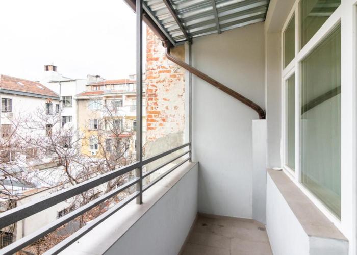 Viral 2 BR Photo Studio Loft