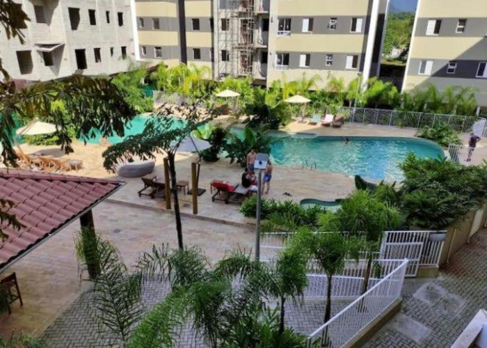 Apartamento com piscina aquecida e churrasqueira