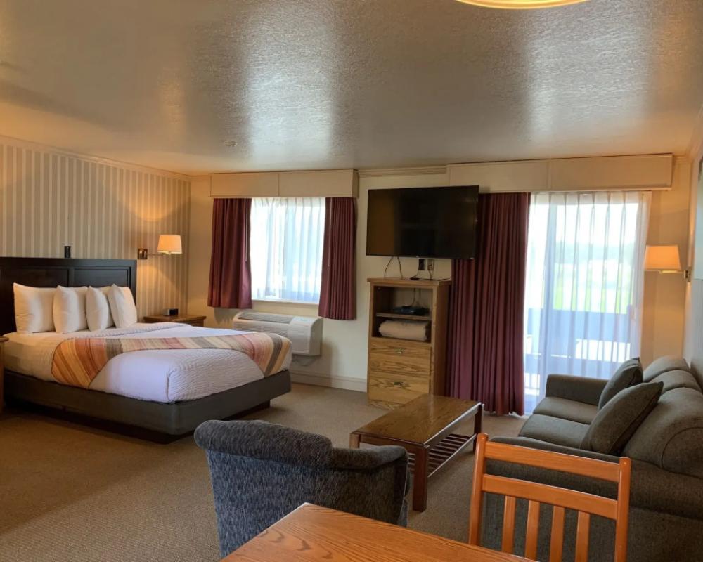 Coachman Inn & Suites