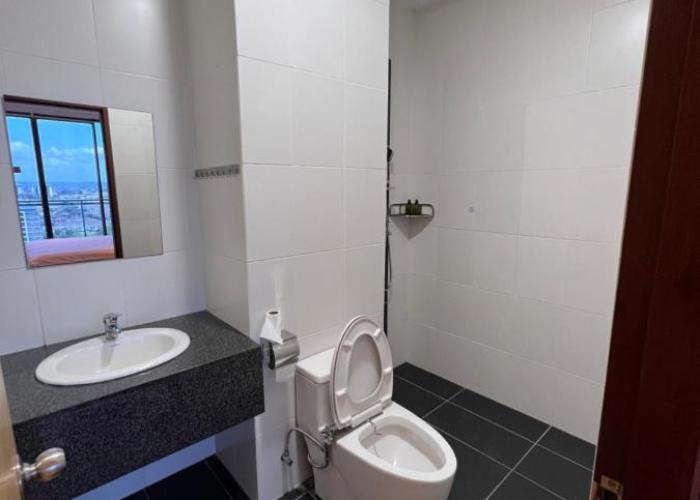 Super Comfy BIG SPACE Condo In Imperial Suites Boulevard Mall