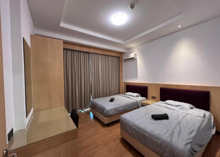 Super Comfy BIG SPACE Condo In Imperial Suites Boulevard Mall