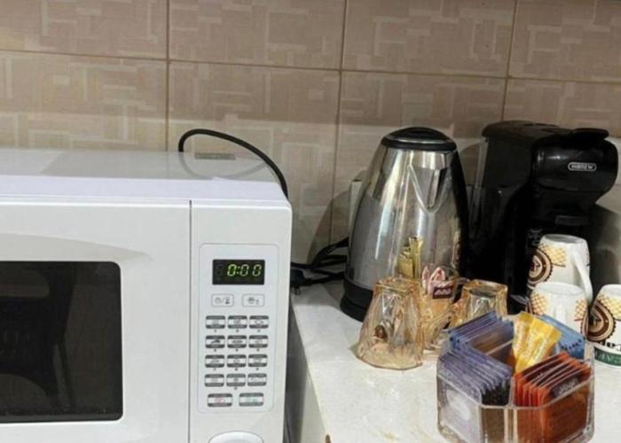 شقه 3 غرف نوم وصاله ومجلس واطلاله Three bedroom apartment, living room, sitting room and view