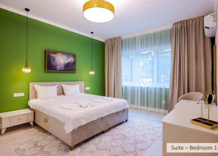 Super Central Stylish Suite & Studio with Shared Terrace by Flat Mаnager