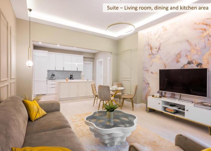 Super Central Stylish Suite & Studio with Shared Terrace by Flat Mаnager
