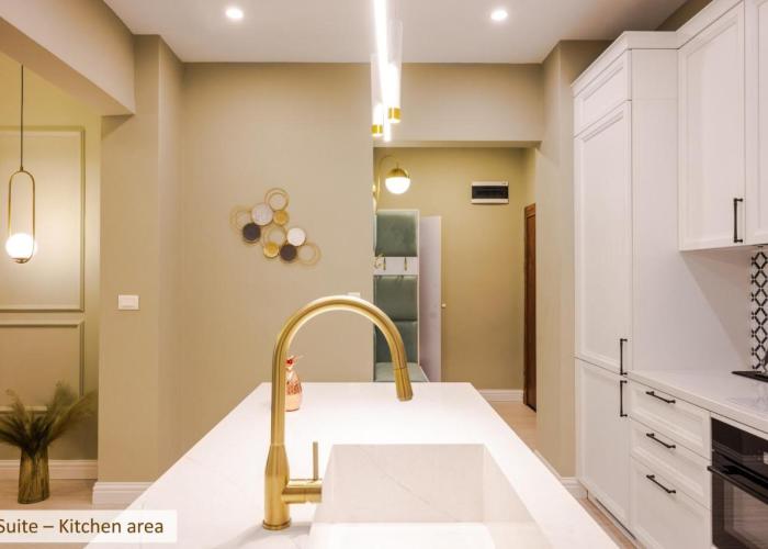 Super Central Stylish Suite & Studio with Shared Terrace by Flat Mаnager