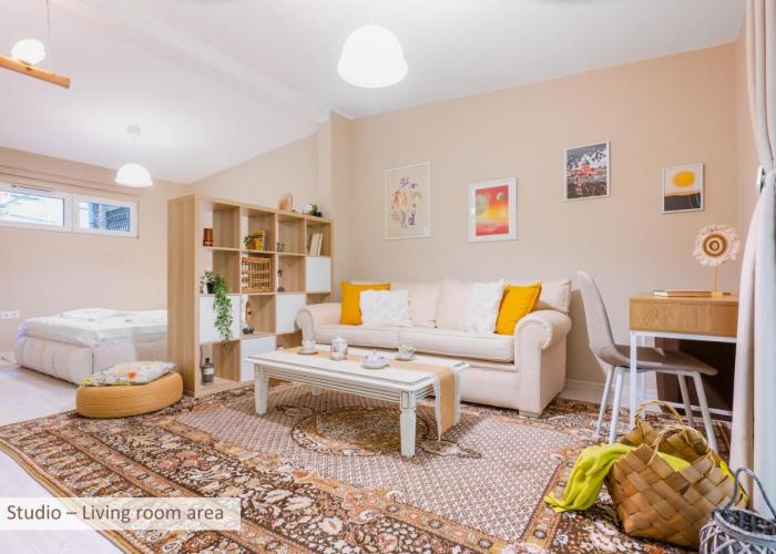 Super Central Stylish Suite & Studio with Shared Terrace by Flat Mаnager